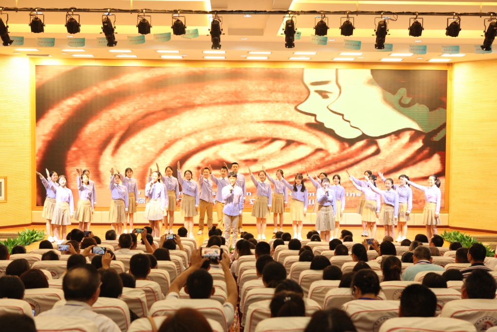 重庆市南坪中学校《英语视听说口语》精品选修课榜上有名