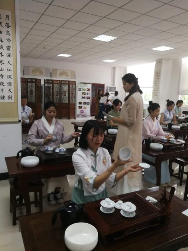 寻访重庆最美女教师丨韩静做一朵山茶花香远益清