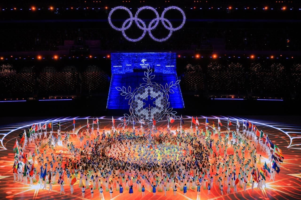 北京冬奥会闭幕式举行02国际奥委会主席巴赫用中文点赞中国