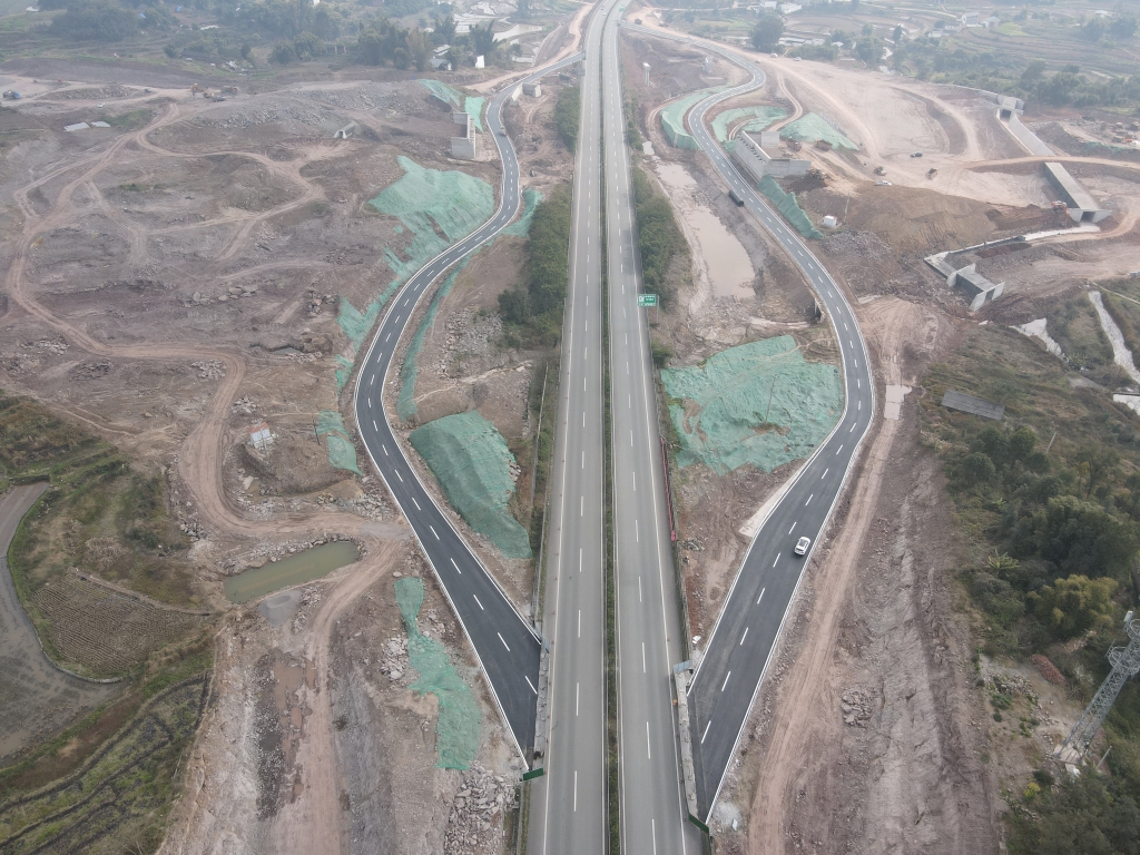 江泸北线高速公路迎新进展建成后重庆中心城区至泸州车程只需40分钟