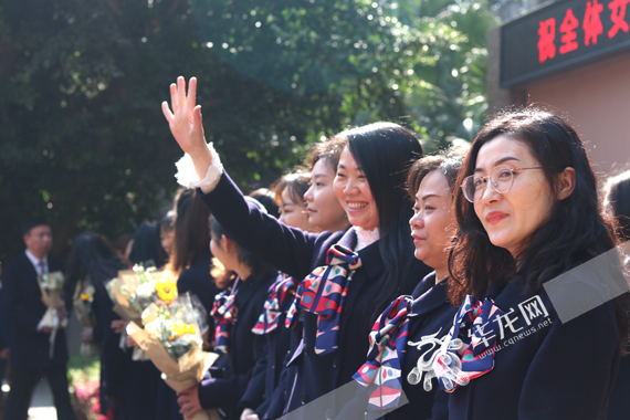 女神节以诗之名致敬在观小熠熠放光的铿锵玫瑰们