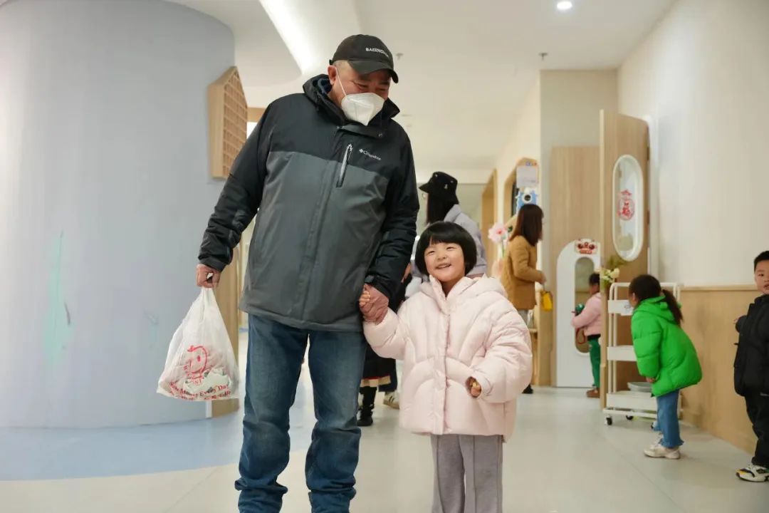 幼兒園就在單位樓下，杭州已有多所！帶娃上班是怎樣一種體驗？1