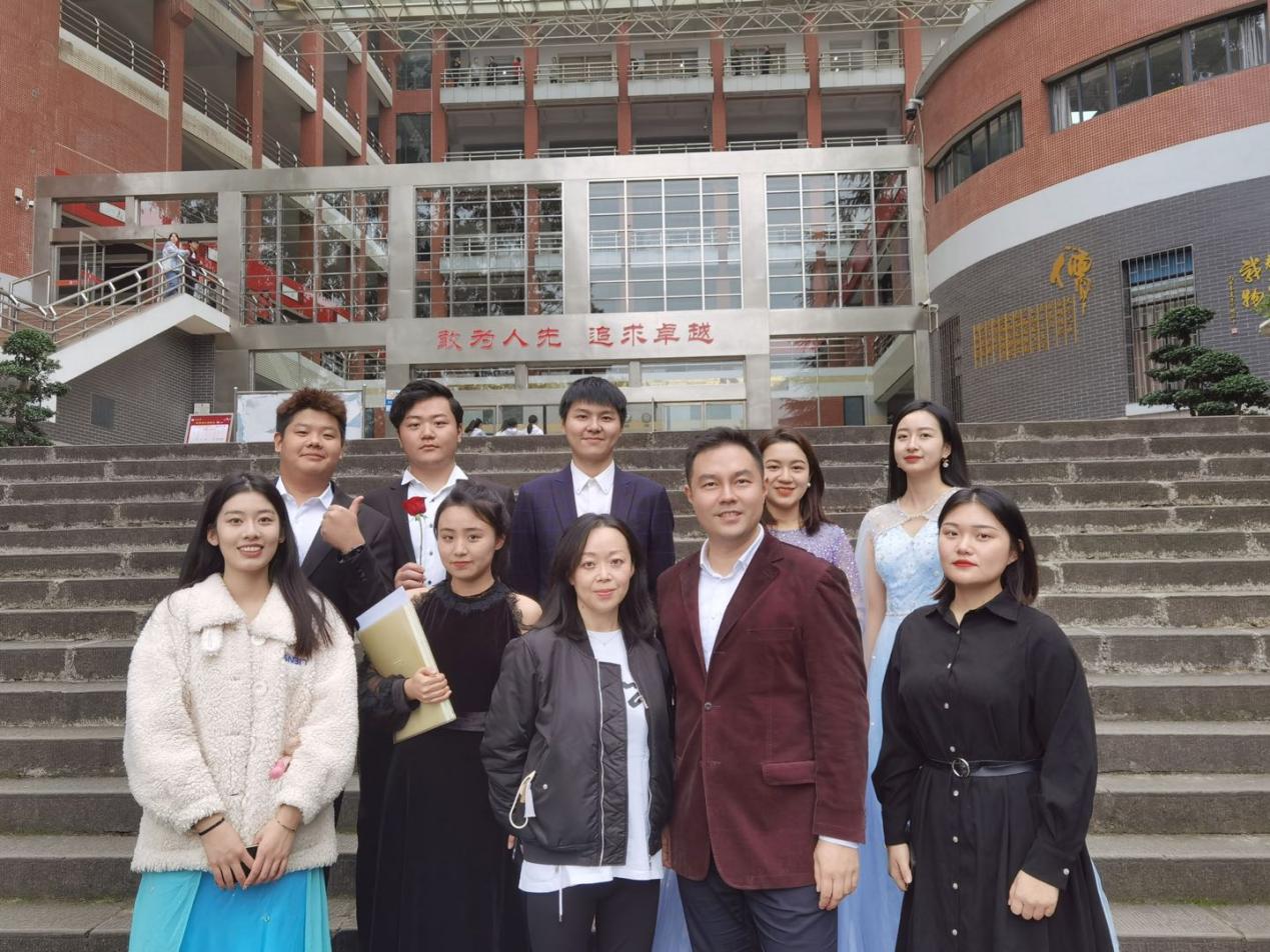 重庆大学音乐学院的师生来到重庆幼儿师范学院