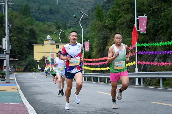 选手参加“善于跑”邀请赛。通讯员 赵勇 摄