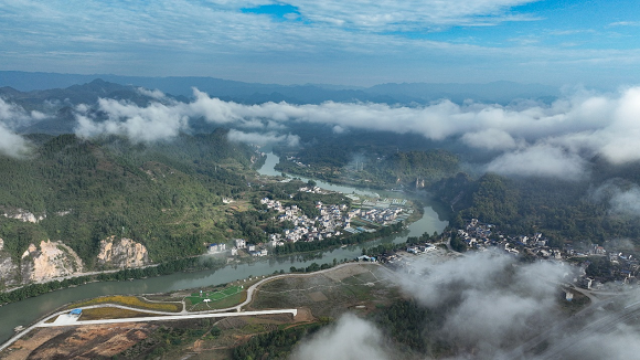 洪安古镇山水田园。通讯员 胡程摄