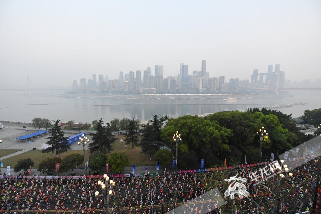 预计今起三天重庆晴雨相间。华龙网 李一鸣 摄