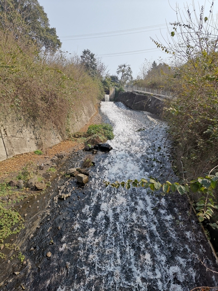 杨家河沟雨污分流整治工程已顺利完成。江北区生态环境局供图