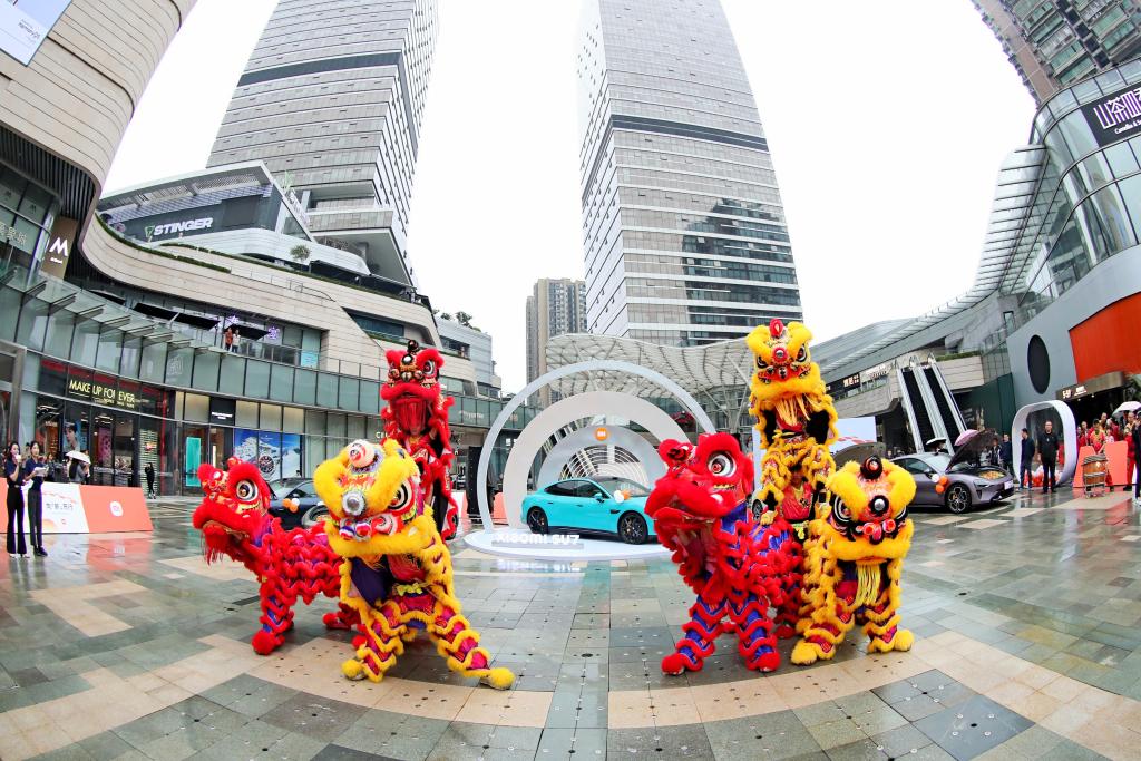 舞狮剪彩  小米供图 华龙网发