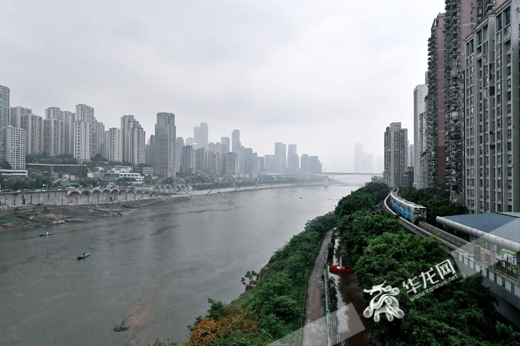 近日，重庆天气以阴雨为主。华龙网 李一鸣 摄