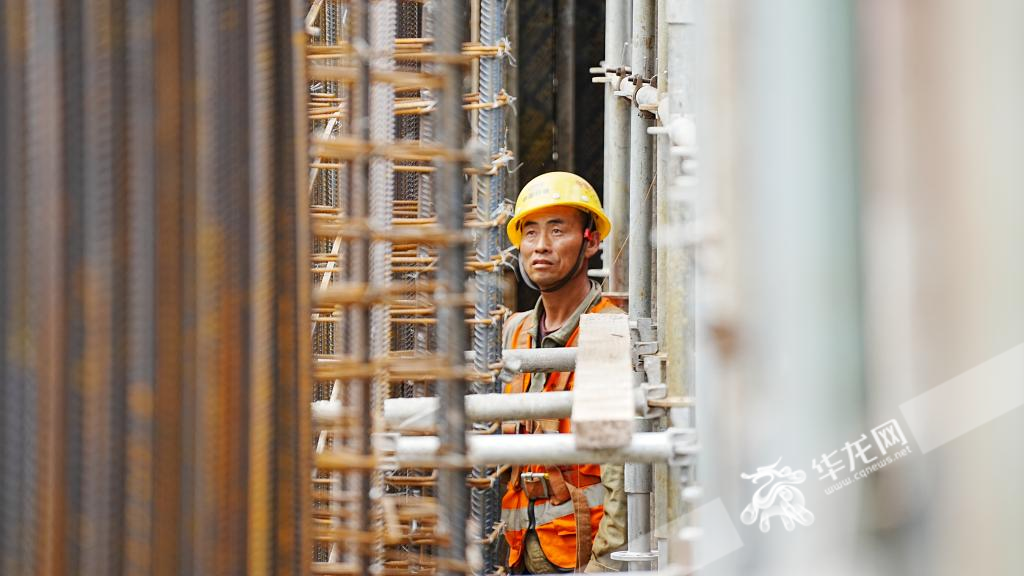 重庆李家沱复线桥北引道工程施工现场。华龙网记者 陈毅 摄