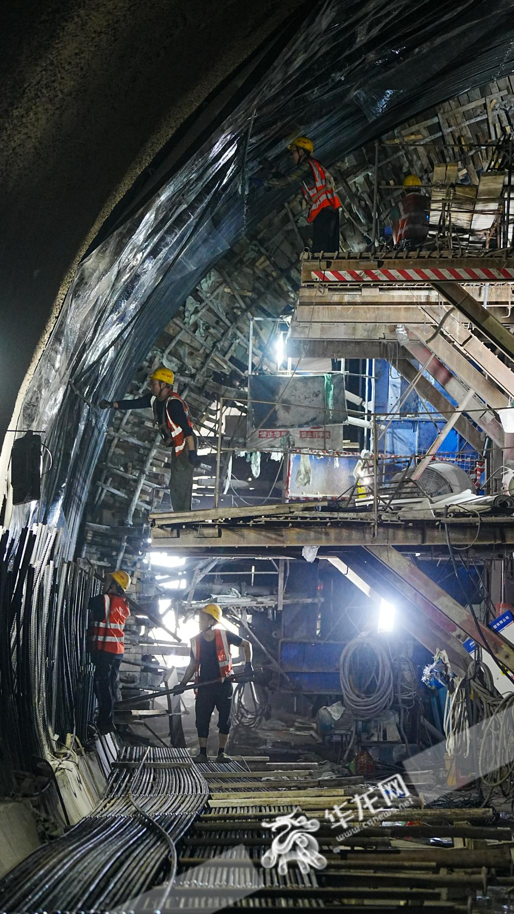 九龙坡复线隧道预计8月完成。华龙网记者 陈毅 摄