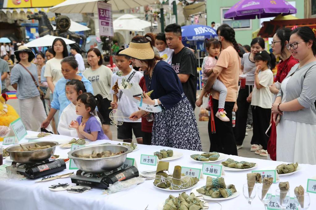 涪陵美心红酒小镇百变粽子宴。受访者供图