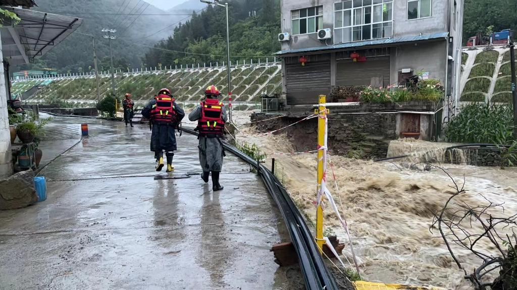 受降雨影响，当地河流水位上涨，流速变快。重庆市应急管理局供图