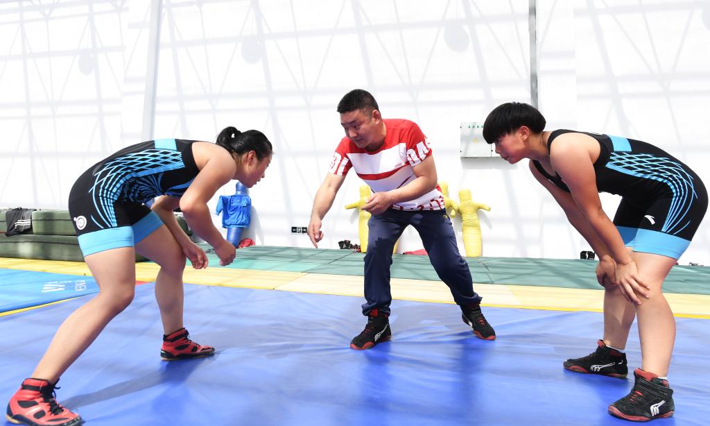 教师认真指导学生训练。云阳县红狮初级中学供图