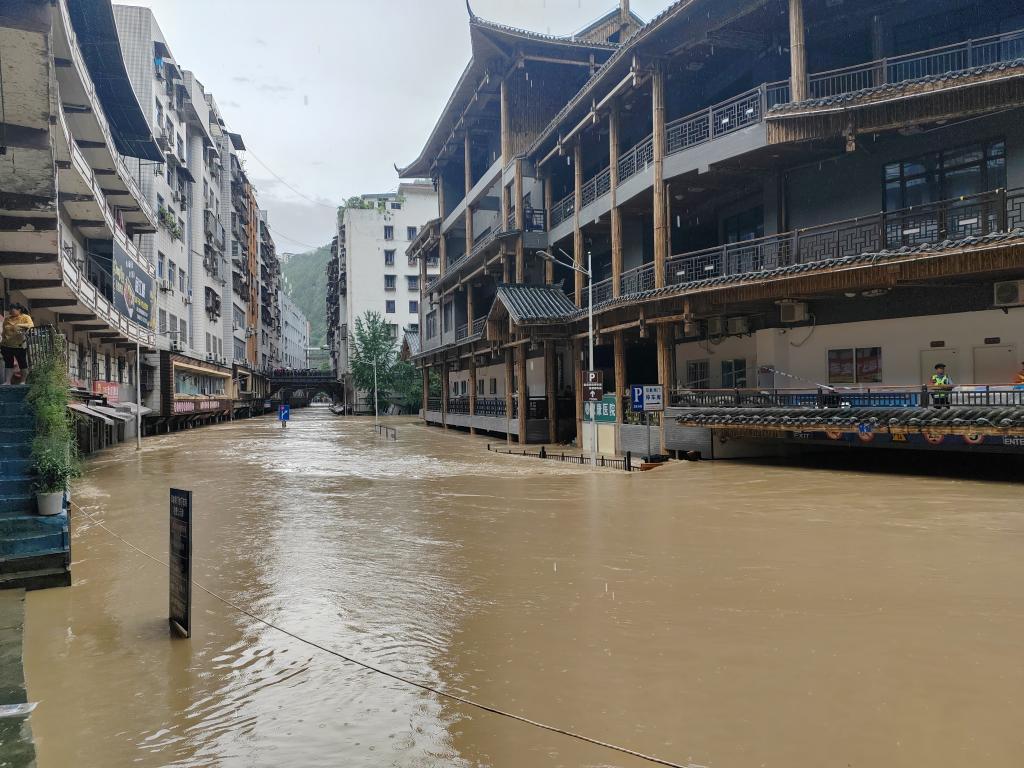 暴雨后的巫溪县宁河街道。