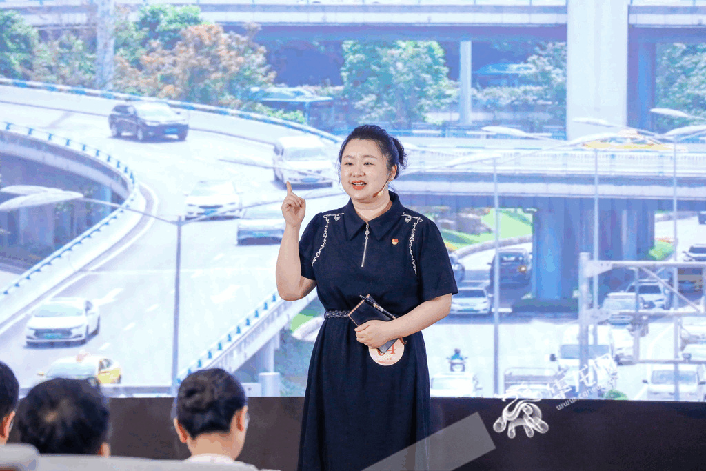 03——九龙坡区融媒体中心高晓燕。华龙网记者 石涛 摄
