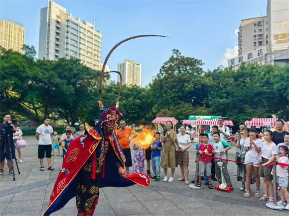 川劇變臉   龍溪街道辦事處供圖  華龍網(wǎng)發(fā)