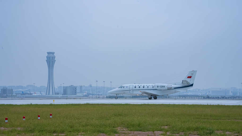 第四跑道飞行校验圆满完成。重庆江北国际机场扩建指挥部供图