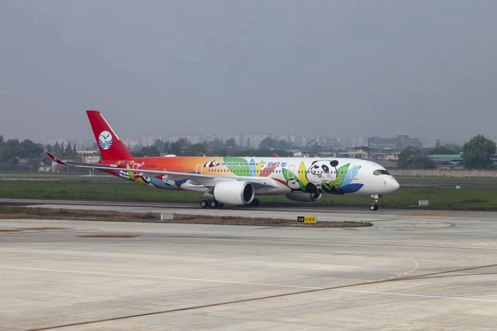 1四川航空空客A350彩绘涂装飞机。四川航空供图