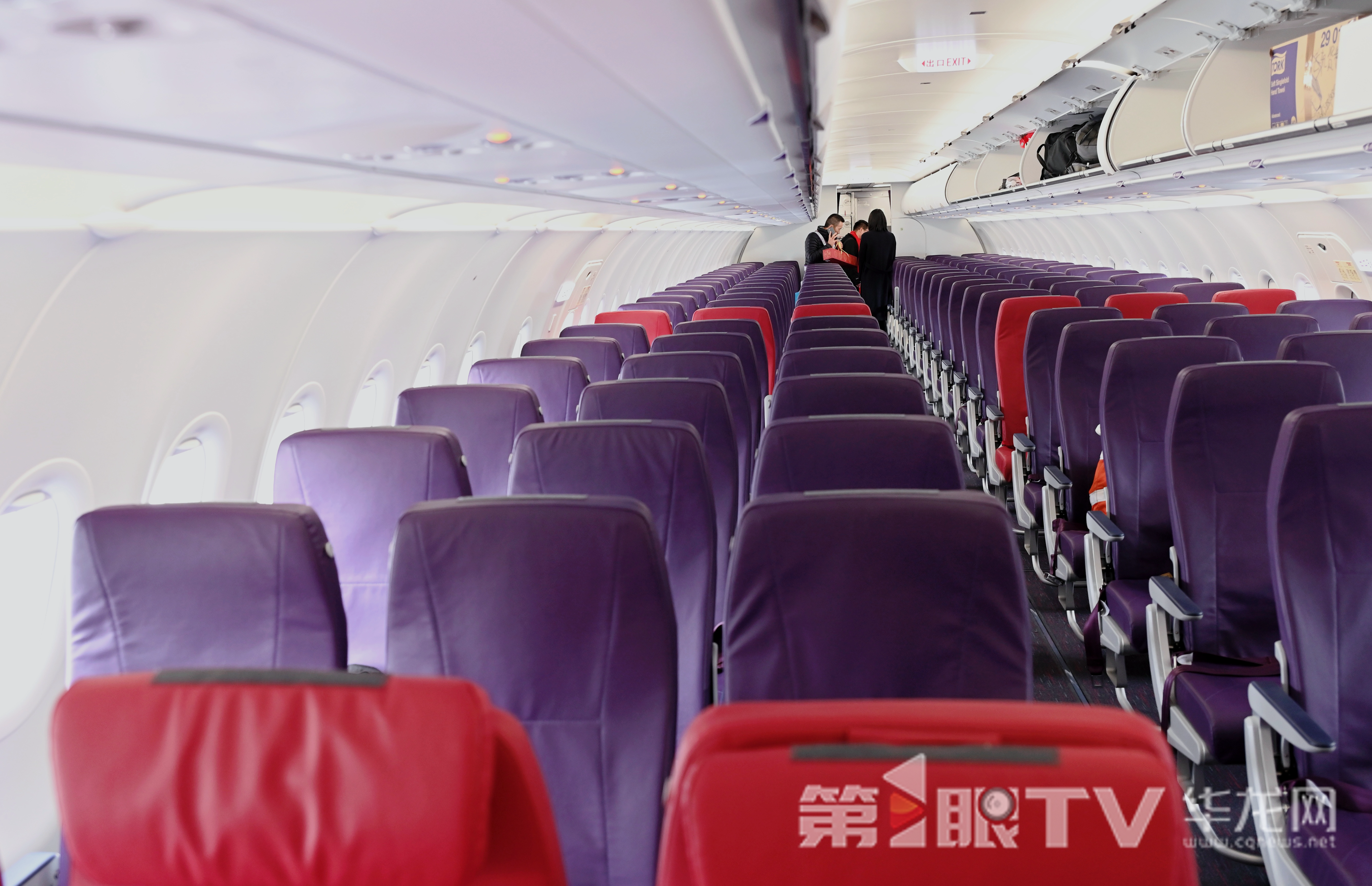 A319neo飛機(jī)內(nèi)部座椅。 第1眼TV-華龍網(wǎng)記者 劉潤(rùn) 攝