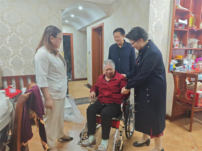 仙桃街道“愛心敲門·微心愿點亮計劃”活動。仙桃街道供圖 華龍網(wǎng)發(fā)