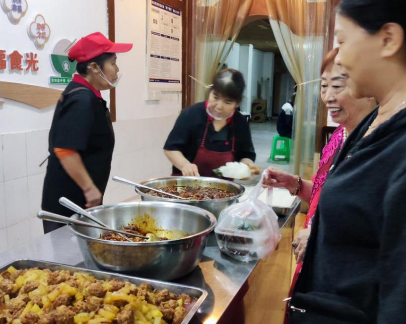 江北：郭家沱街道鑼旗寺社區(qū)老年食堂開始試運(yùn)營。郭家沱街道供圖 華龍網(wǎng)發(fā)