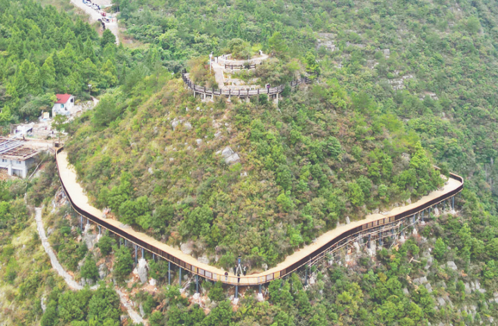 即将建成的观景廊道。记者 熊威 王忠虎 供图