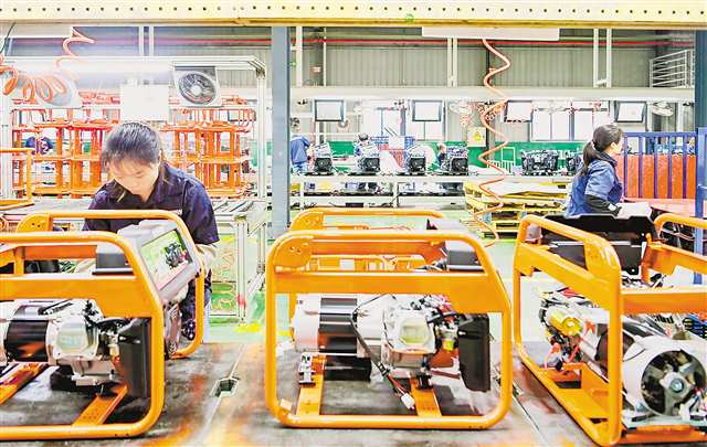 On October 24, the assembly workshop at Chongqing Kema Industrial & Trading Co., Ltd., located in Luohuang Industrial Park, Jiangjin District, was abuzz with activity