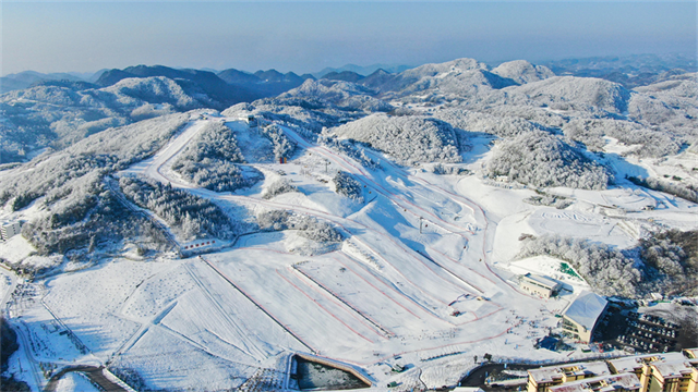 恩施绿葱坡滑雪场。湖北恩施州文化和旅游局供图 华龙网发