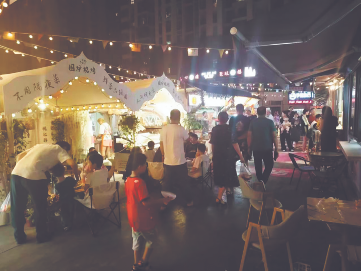 Citizens visiting the night market in the station