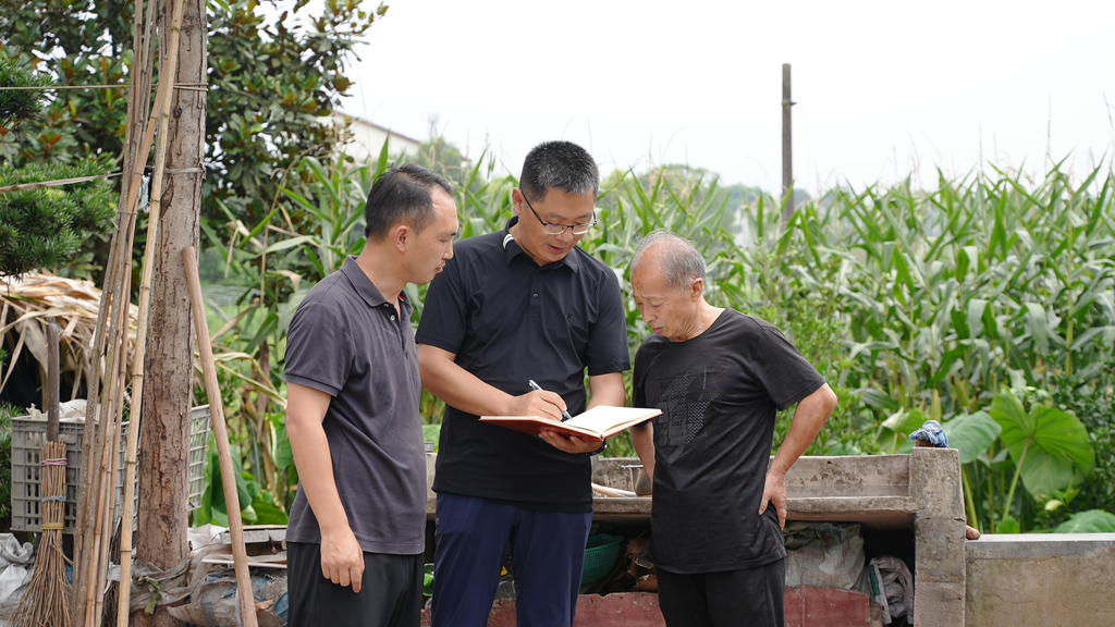 重庆大学现场服务指导。重庆市璧山区生态环境局供图