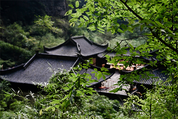 天生三桥景色。熊桂伟 摄