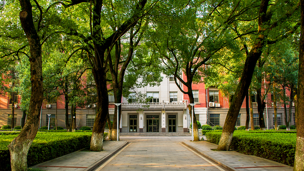 执行30多年的《高等学校校园秩序管理若干规定》废止:科学合理推动