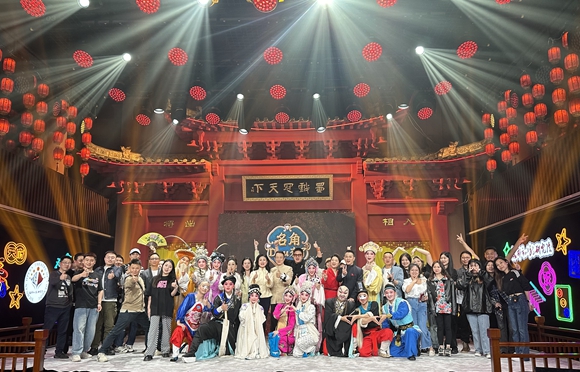 演出合照。重庆市川剧院供图