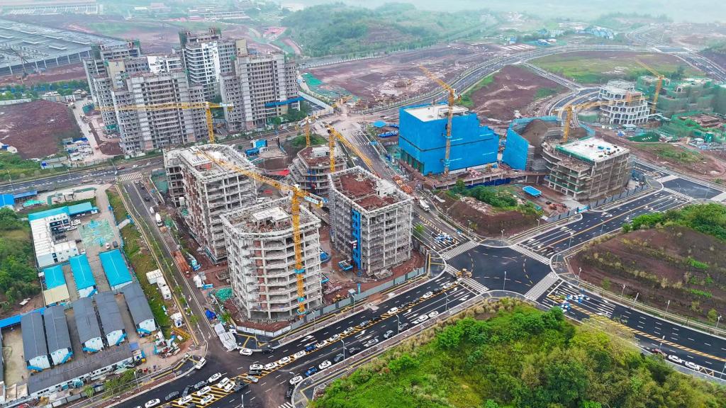 4月22日，重庆设计公园创新基地主体结构全面封顶。 悦来投资集团供图