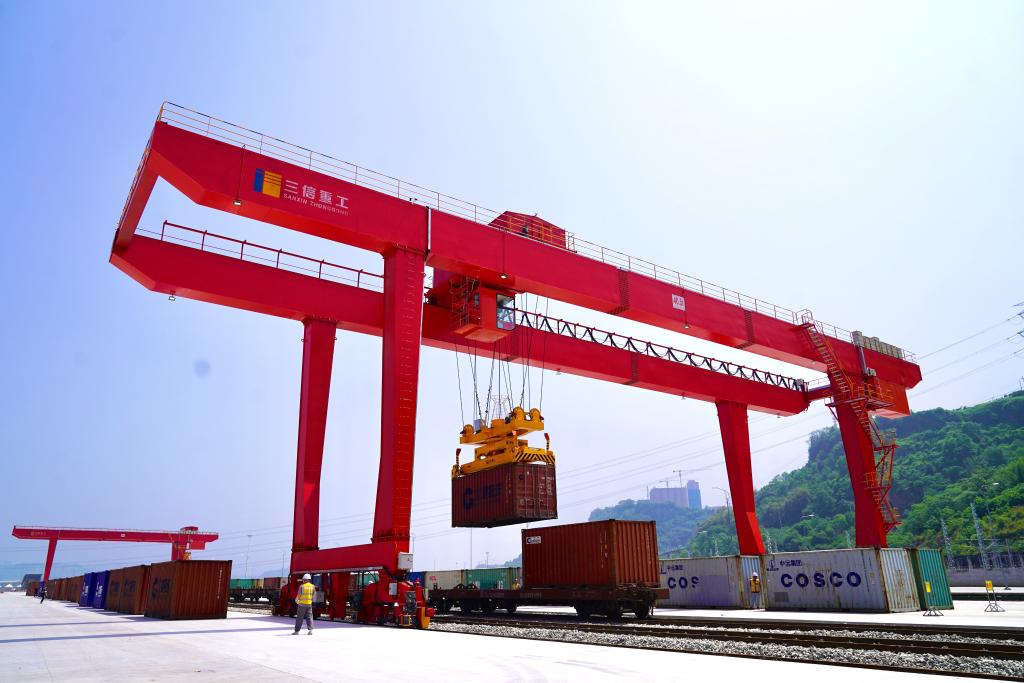 涪陵龙头港位于重庆市涪陵区，是重庆市“1+3”枢纽型港口之一。通讯员 卢东岳 摄