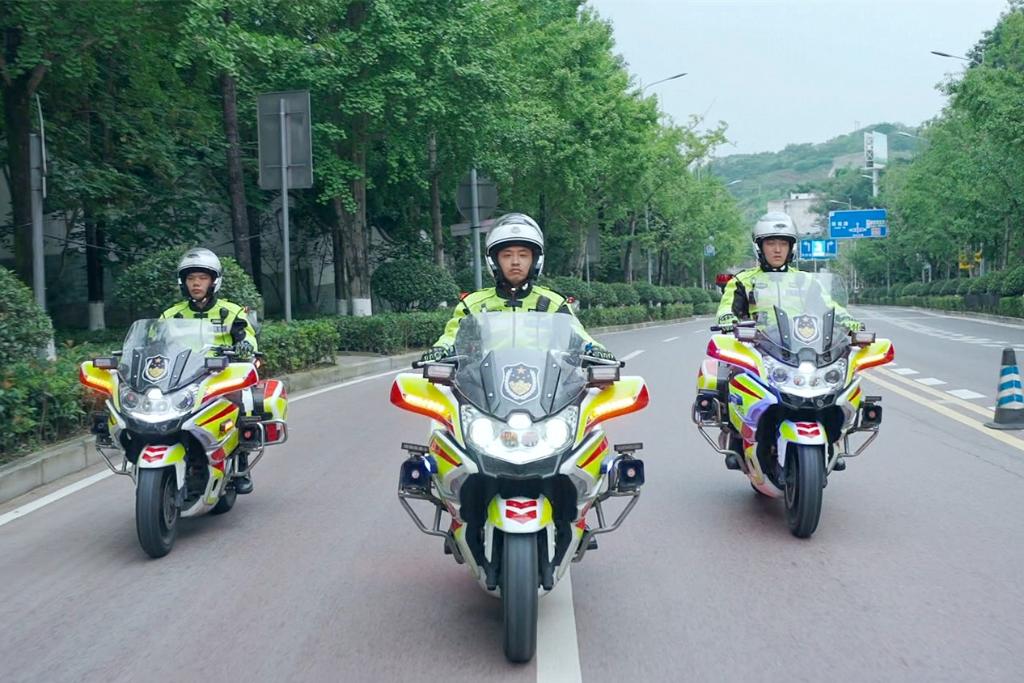 节日期间，江北交巡警也将通过@平安江北、@重庆交巡警官方微博及重庆交通广播发布实时路况。江北警方供图