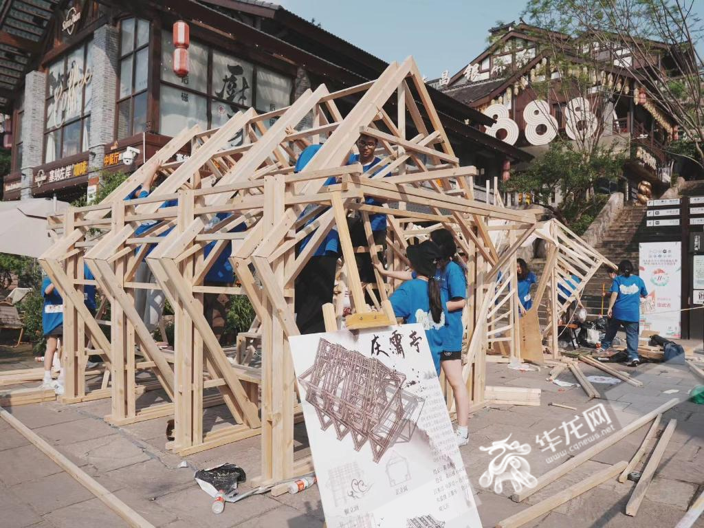 Construction season piece "Qingxiao Pavilion"