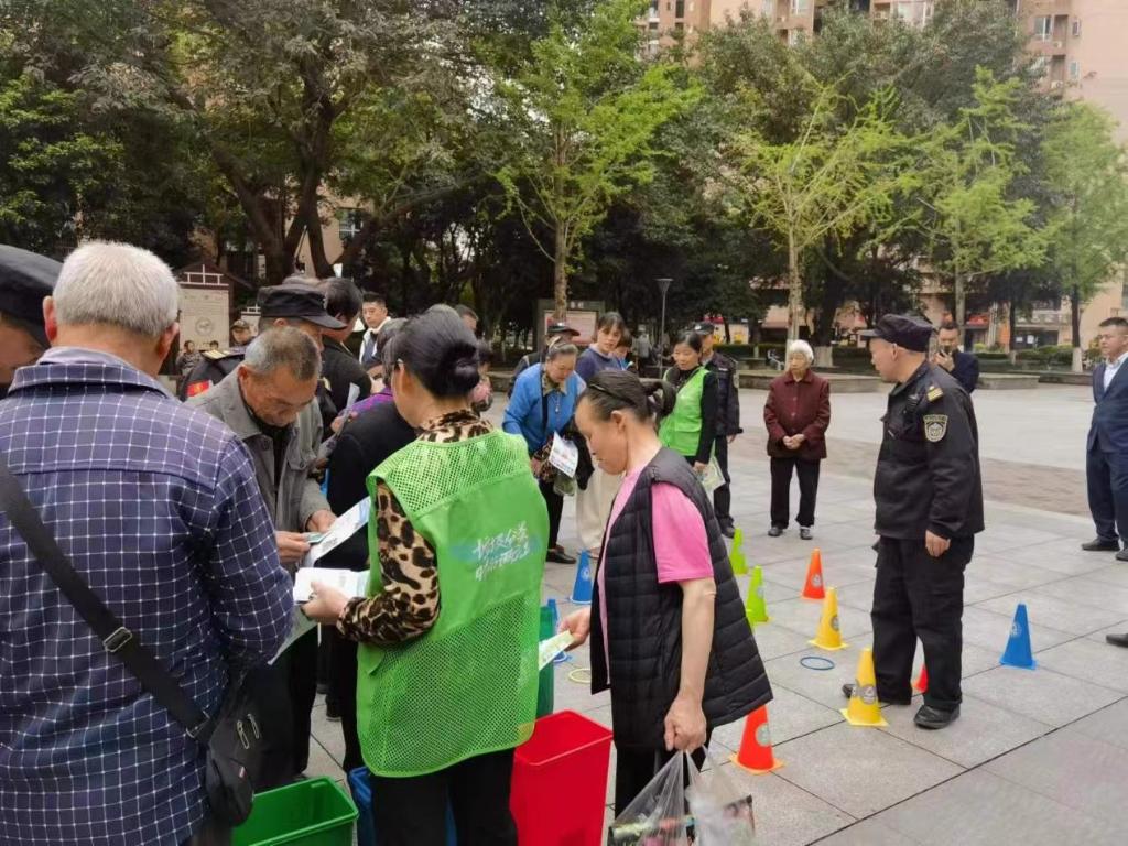 众多居民积极参加活动。受访者供图