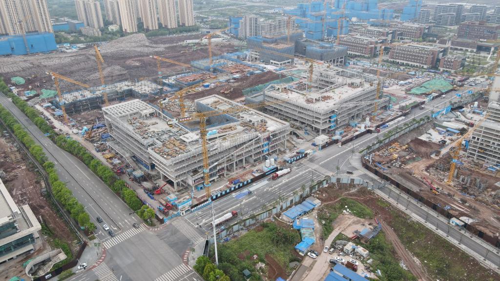 建设中的金凤城市中心一期四标项目。中建八局供图