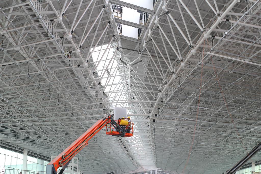 工人们在施工。受访者供图