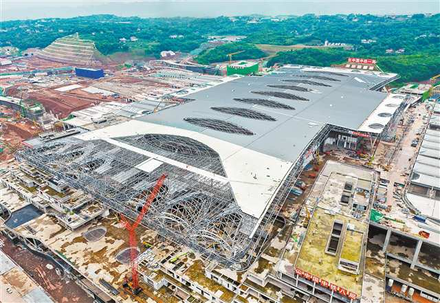 Chongqingdong Railway Station steel structure roof completed on May 28 (Photographed by Cui Li / Visual Chongqing)