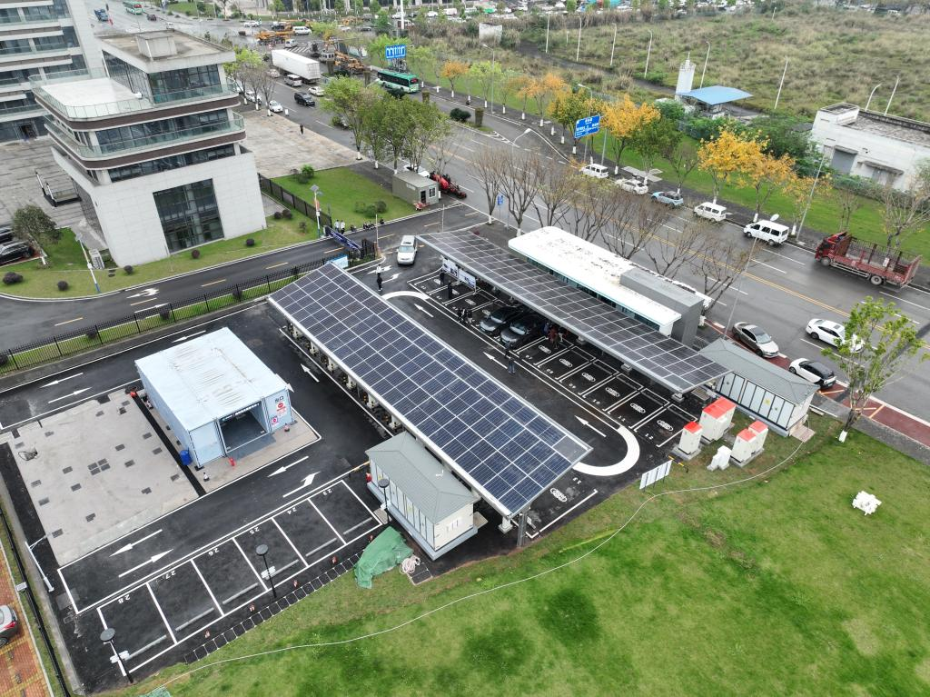 The ultra-fast charging station (Photo provided by the Chongqing Municipal Economic Information Committee)