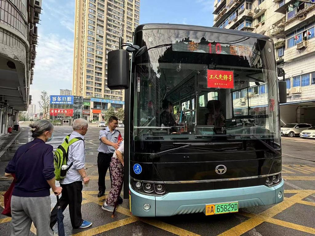 The new electric buses for Line 10 (Photo provided by Chongqing Southern Public Transport)