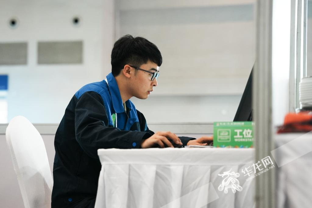 Chen Quan from Chongqing City Vocational College was competing in the Rail Signal Control Technology Competition Event.