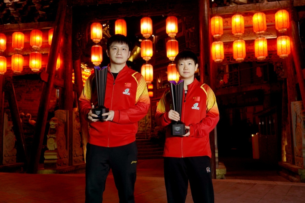 Sun Yingsha and Fan Zhendong took photos to promote Chongqing. (Photo provided by the interviewee)