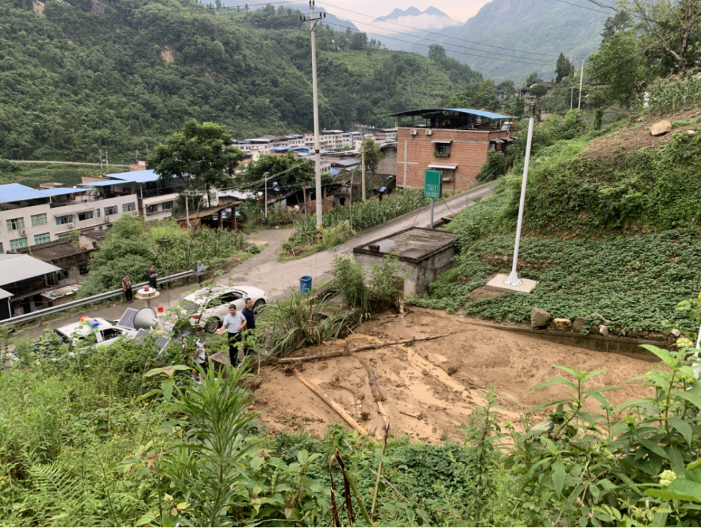 拦挡坝后侧堆满岩土体。（重庆市规划和自然资源局供图）