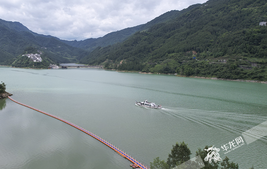 乌江画廊是一处集自然山水、历史古镇、民俗风情于一体的旅游胜地。
