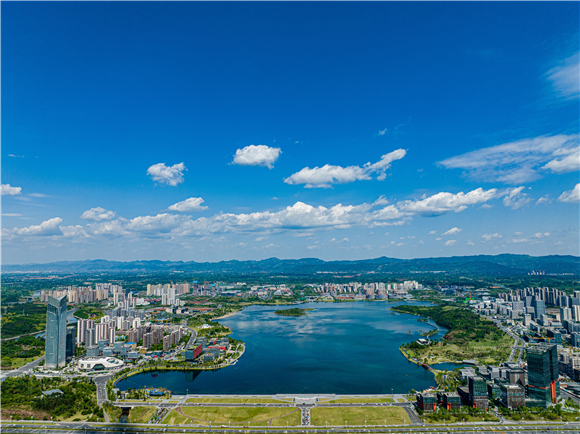 兴隆湖全景 摄影：马骥 四川天府新区融媒体中心供图