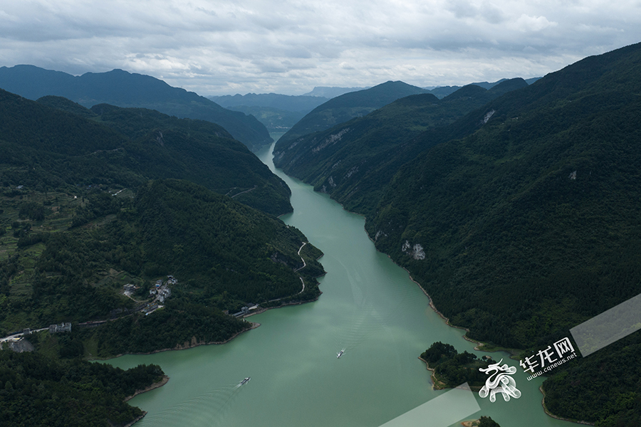 俯瞰乌江画廊美景。 拷贝